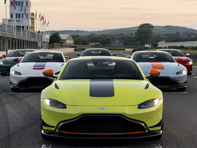 أستون مارتن تطلق إصداراً خاصاً من Vantage احتفالاً بأول سباق